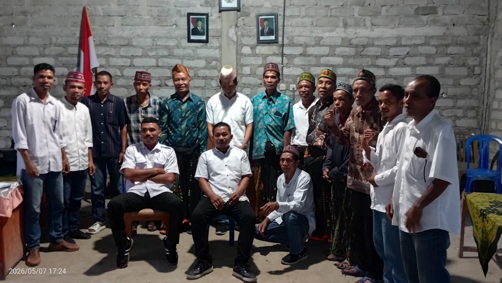 Tim POSBANKUM Desa Ngampang Mas, Foto Bersama Pemdes Setelah selesai urus Perkara Sapi
